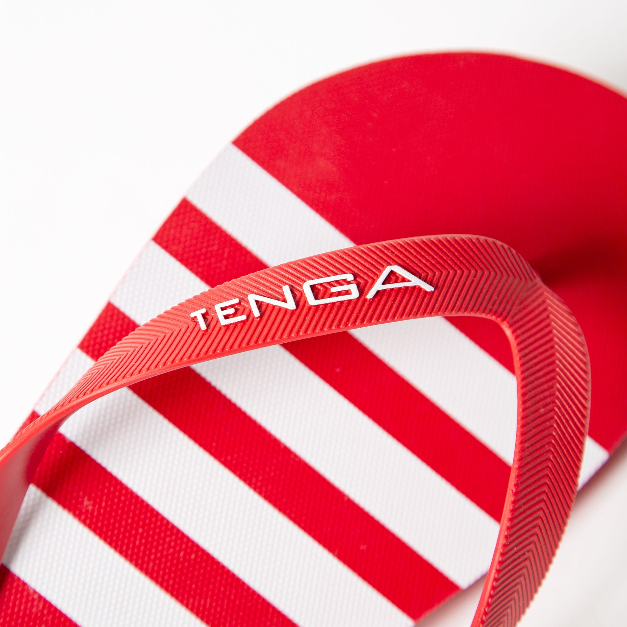 Tenga Beach Sandal tongs de plage noires logo