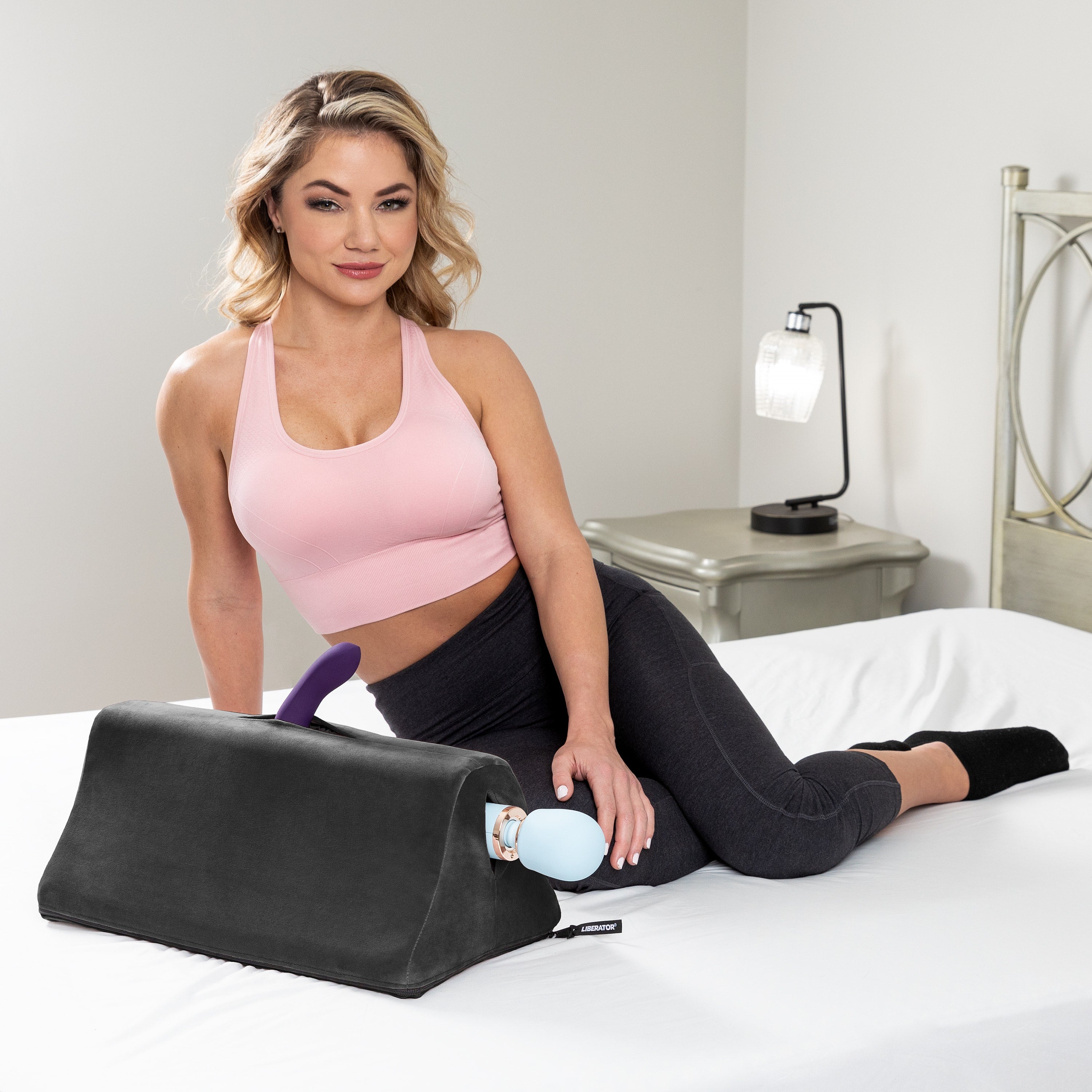 Liberator Tula support sextoy microvelours noir