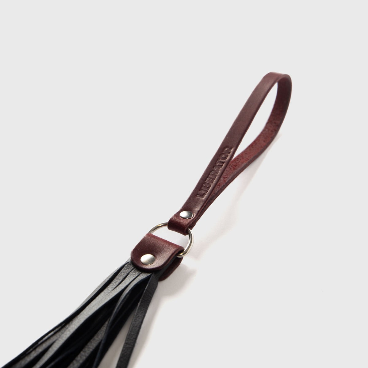 Liberator Mini Flogger martinet cuir noir