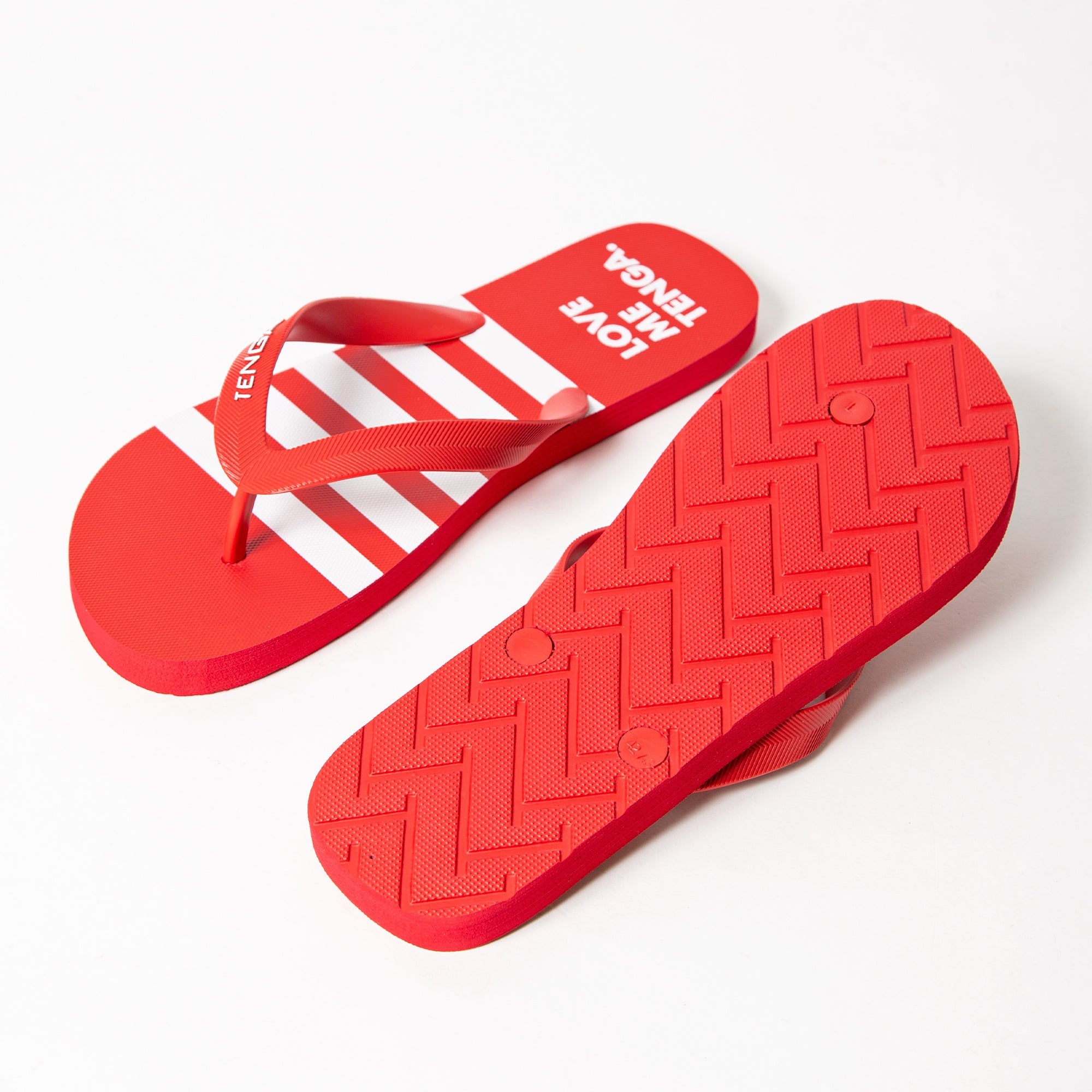 Tenga Beach Sandal tongs de plage noires logo