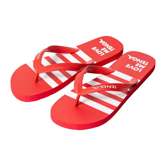 Tenga Beach Sandal tongs de plage noires logo