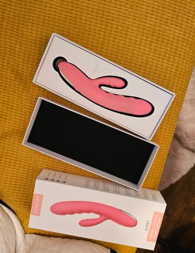 Svakom Avery rabbit thrusting rose double stimulation